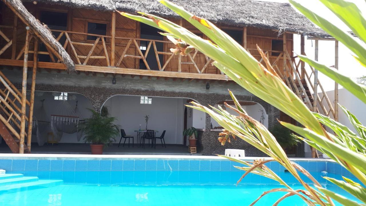 באייניטה Hostal Villa Brisa מראה חיצוני תמונה