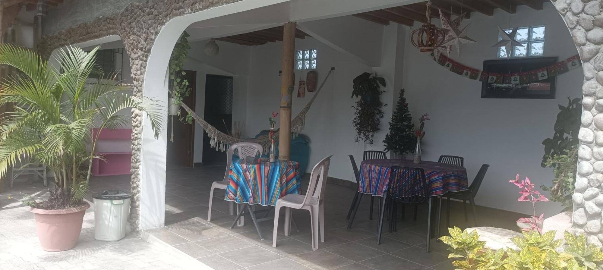 באייניטה Hostal Villa Brisa מראה חיצוני תמונה