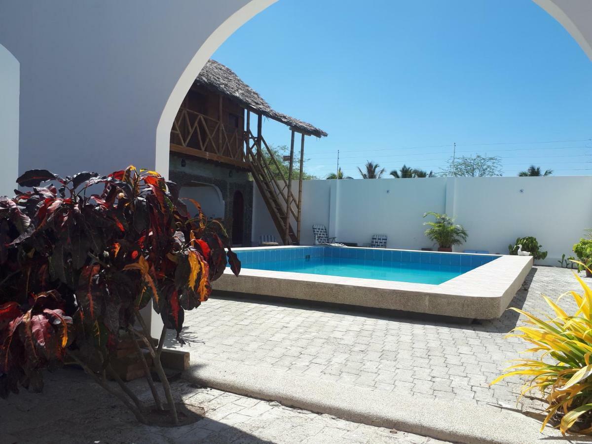 באייניטה Hostal Villa Brisa מראה חיצוני תמונה